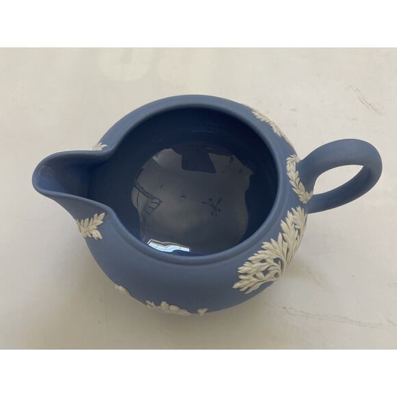Vintage Wedgwood Jasperware Blue Creamer Greek Mythology England Mint - Picture 4 of 12
